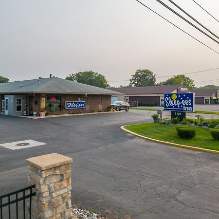 Sleep-Ees Inn, Saginaw & Shields Exterior photo