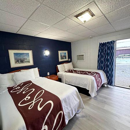 Sleep-Ees Inn, Saginaw & Frankenmuth Exterior photo