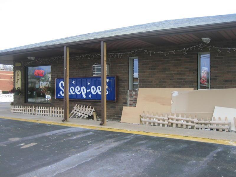 Sleep-Ees Inn, Saginaw & Shields Exterior photo